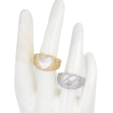 ANILLO CIRCONADO CORAZÓN OPALO DORADO BAÑO EN RODIO